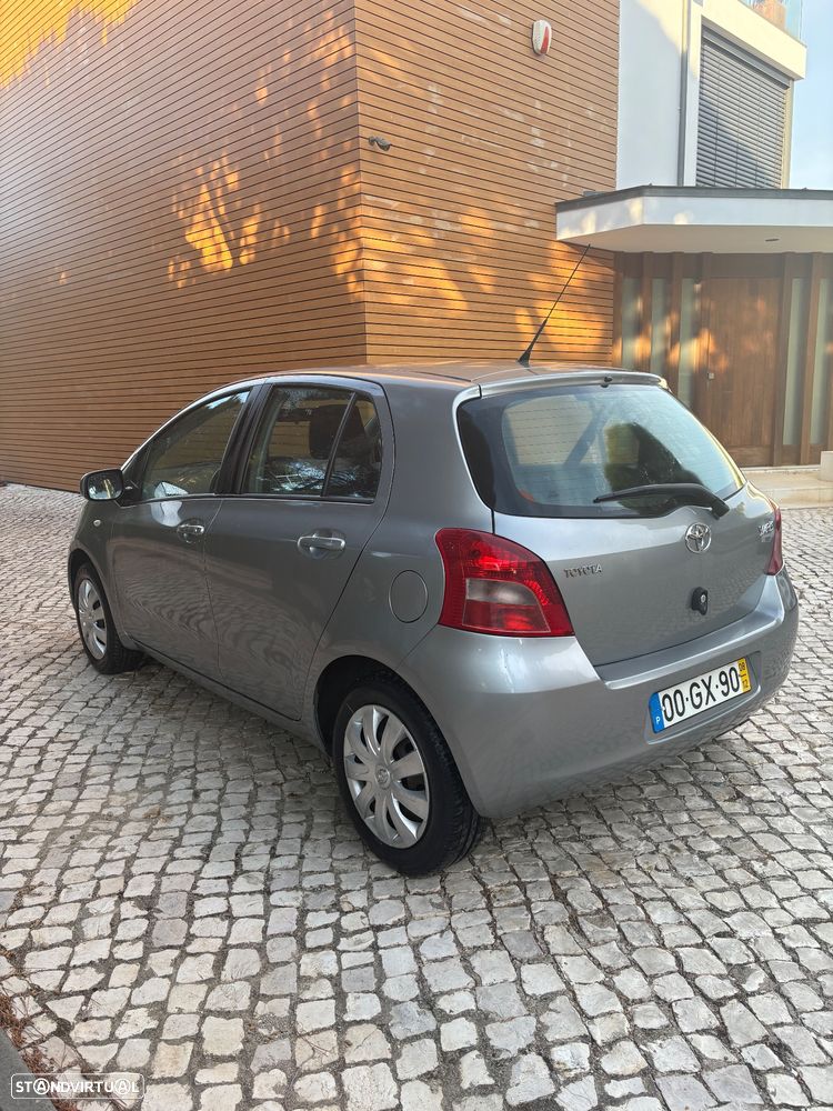 Toyota Yaris 1.0 VVT-i AC Manual - 4
