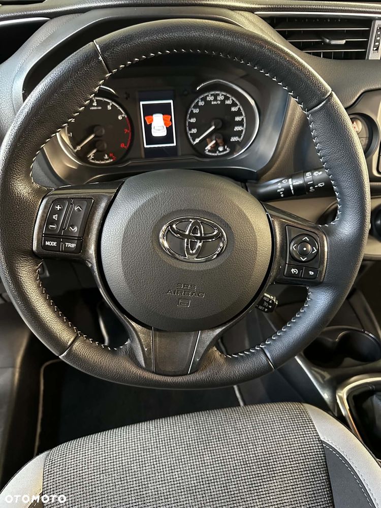 Toyota Yaris - 10