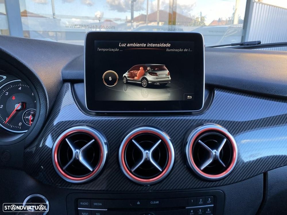 Mercedes-Benz B 180 d AMG Line - 21