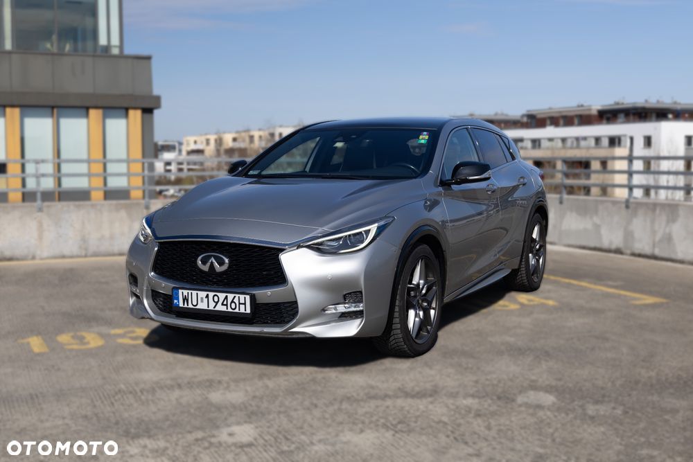 Infiniti Q30 - 2