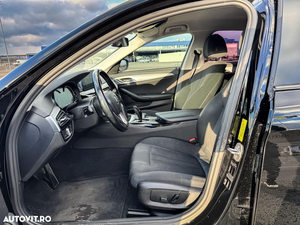 BMW Seria 5 530i AT - 18