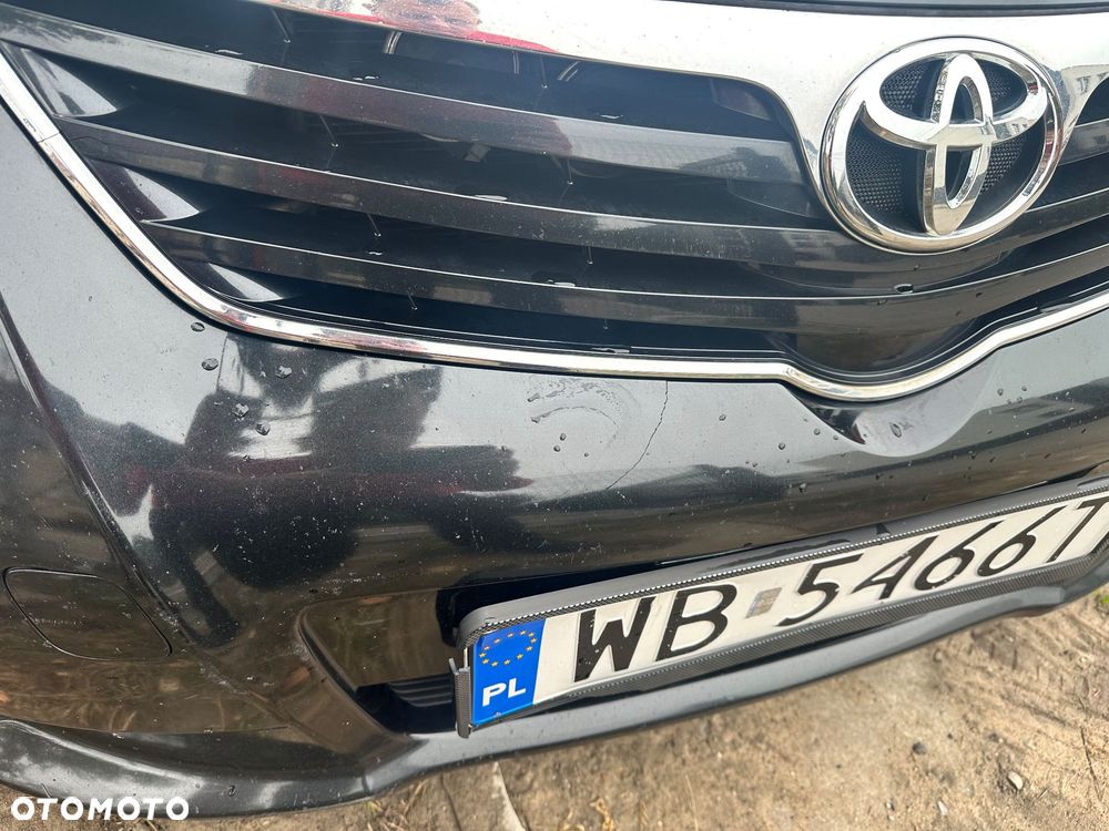 Toyota Avensis 1.8 Sol - 11