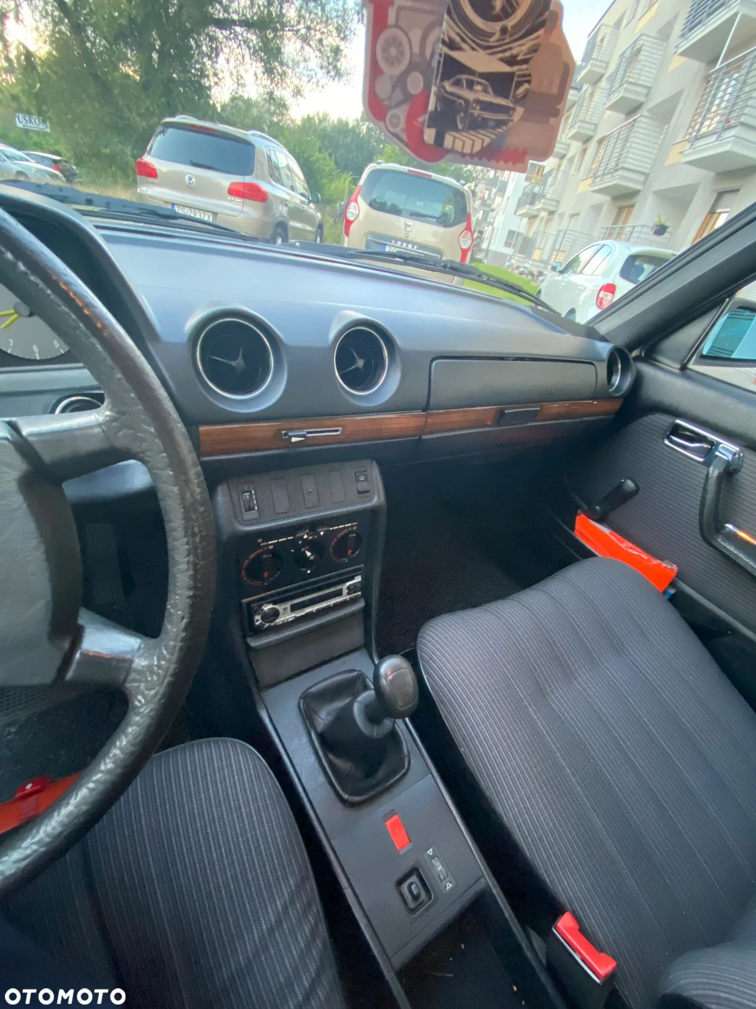 Mercedes-Benz W123 - 11
