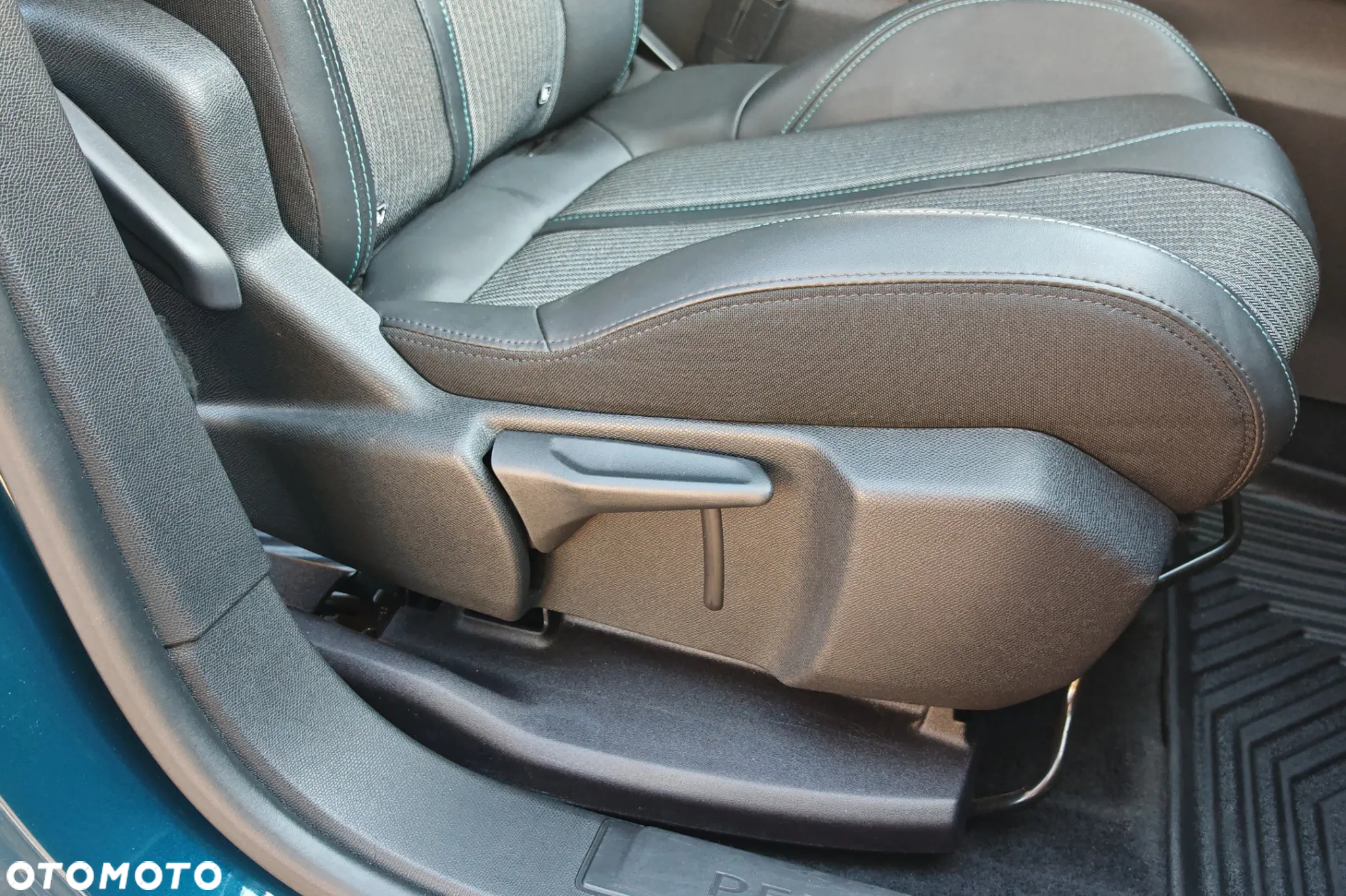 Peugeot 3008 1.2 PureTech Allure Pack S&S EAT8 - 25