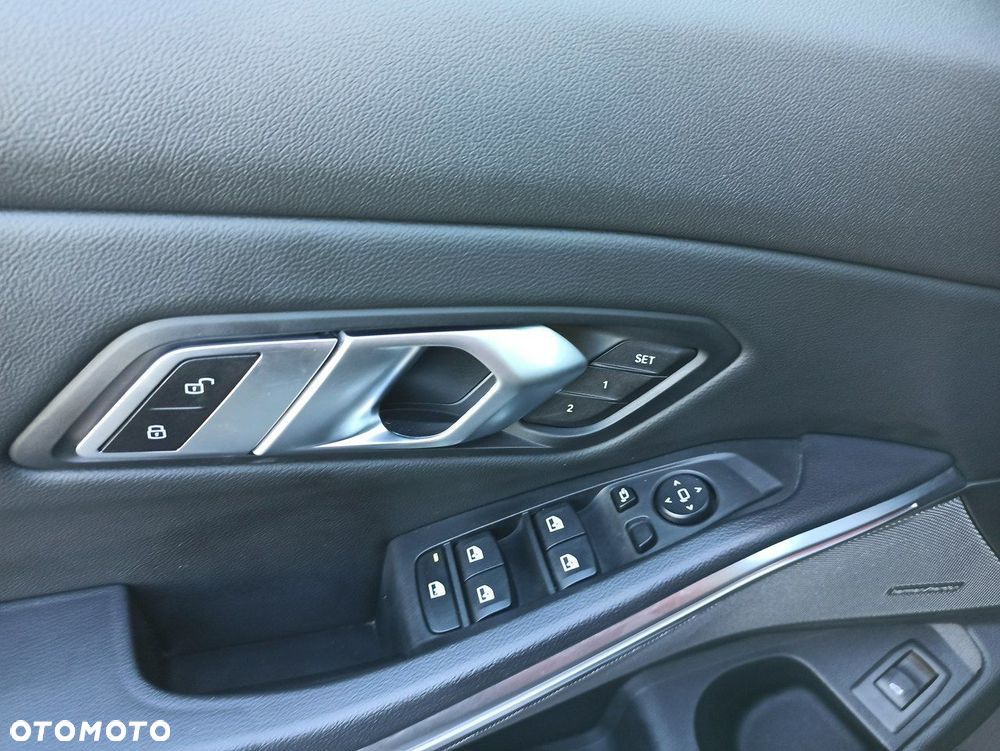 BMW Seria 3 - 18
