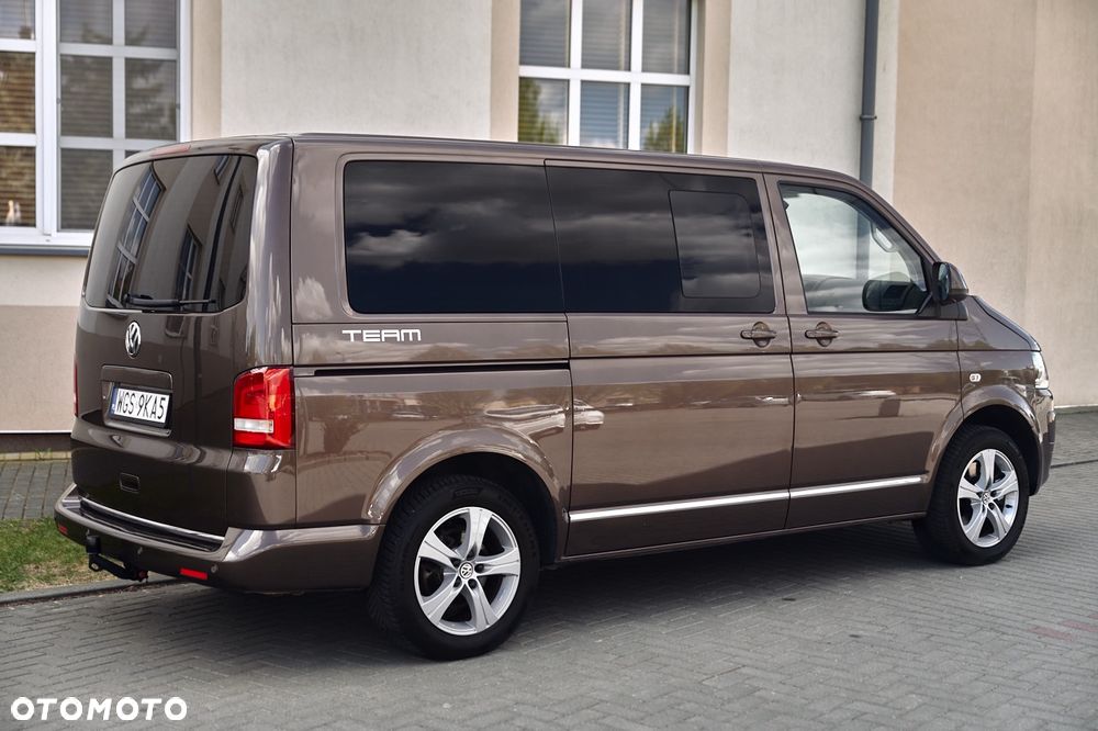 Volkswagen Multivan - 13