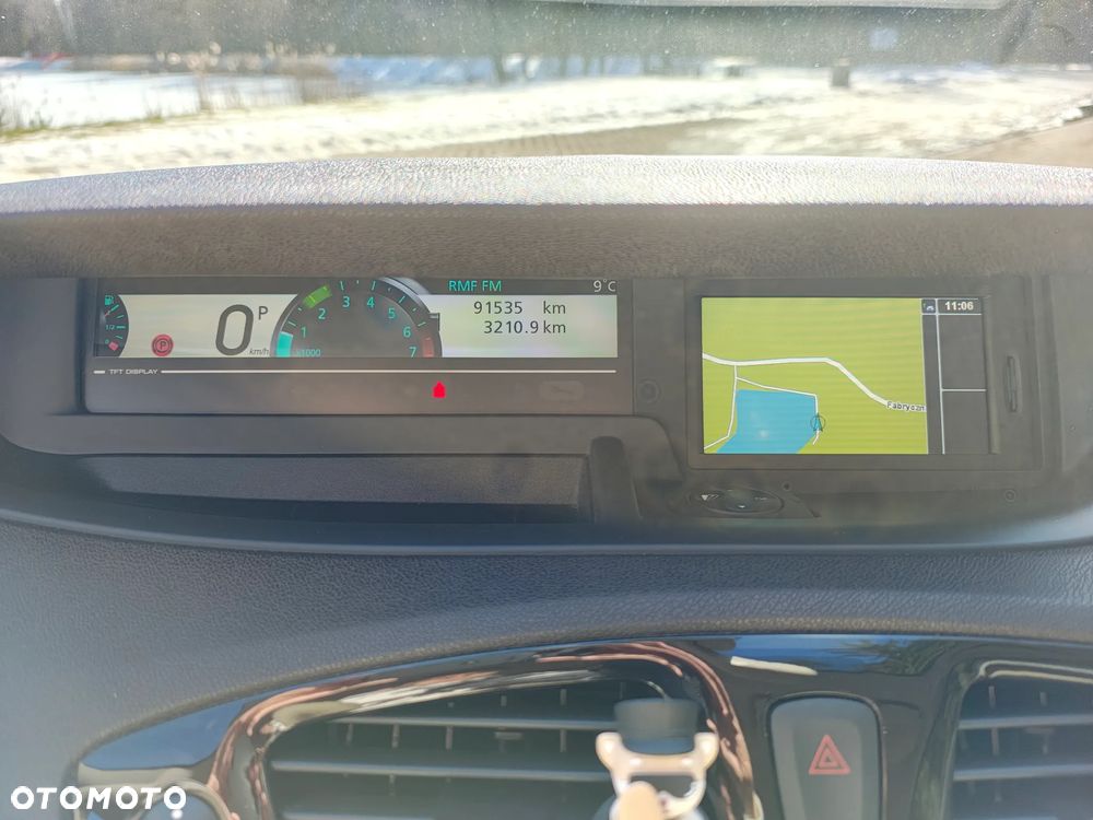 Renault Scenic 2.0 16V Privilege X-Tronic CVT - 16