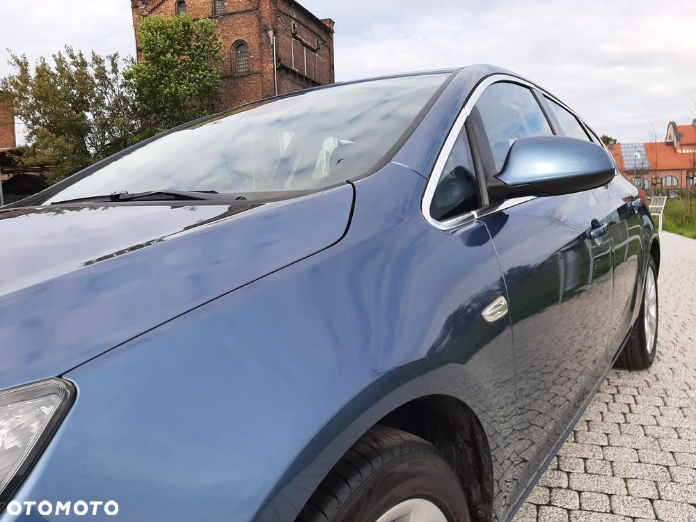 Opel Astra 1.4 Turbo Exklusiv - 9