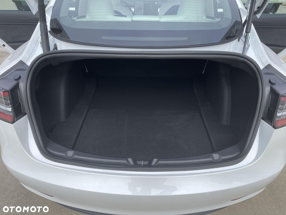 Tesla Model 3 - 13