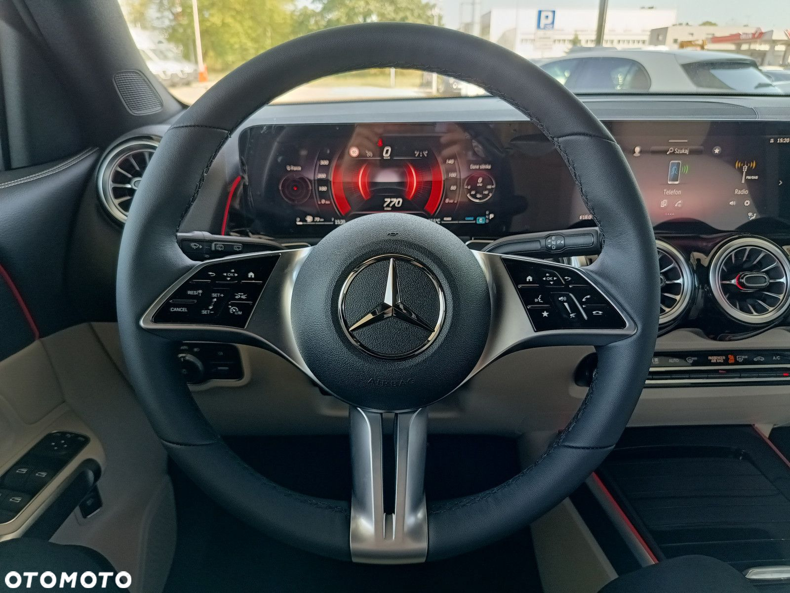 Mercedes-Benz GLB - 28
