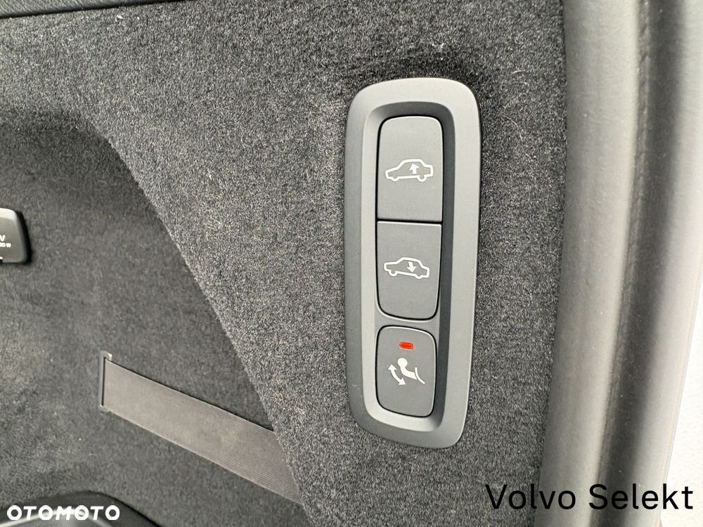 Volvo XC 90 - 32