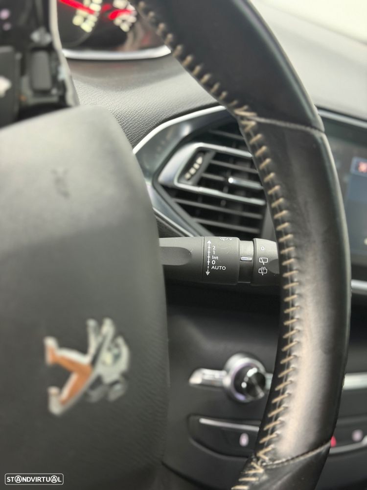 Peugeot 308 1.2 PureTech Business Line - 28
