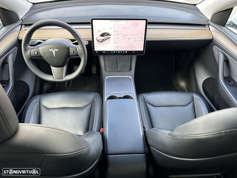 Tesla Model Y - 6