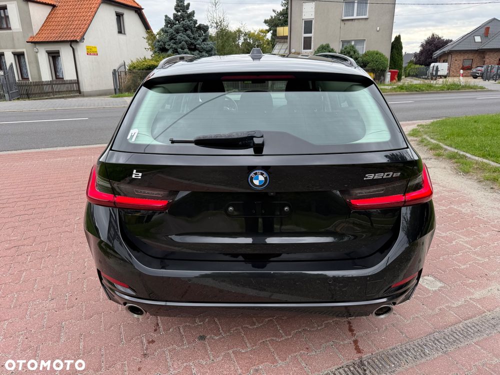 BMW Seria 3 320e PHEV sport - 8