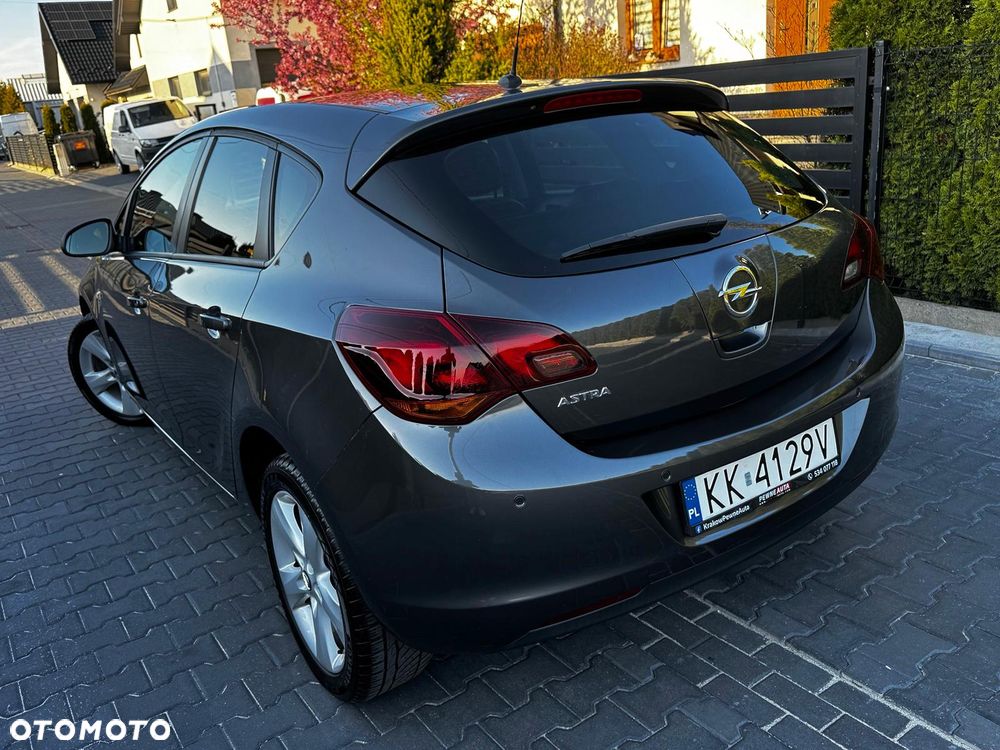 Opel Astra 1.6 Automatik 150 Jahre - 11