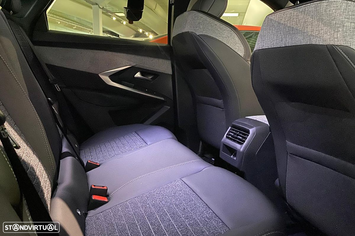 Peugeot 3008 1.2 Hybrid Allure e-DCS6 - 15
