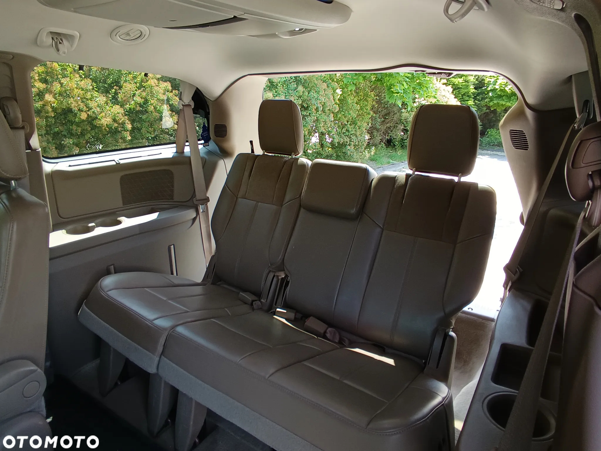 Chrysler Town & Country 3.6 Limited - 14