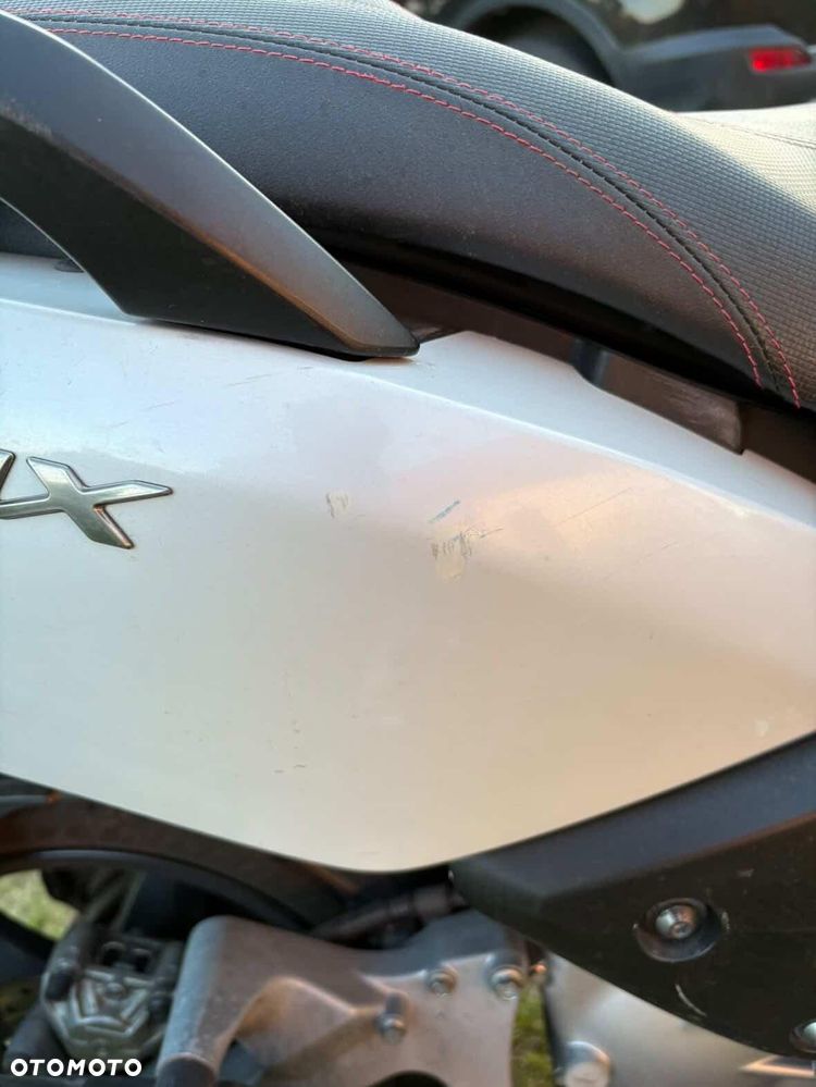 Yamaha X-max - 9
