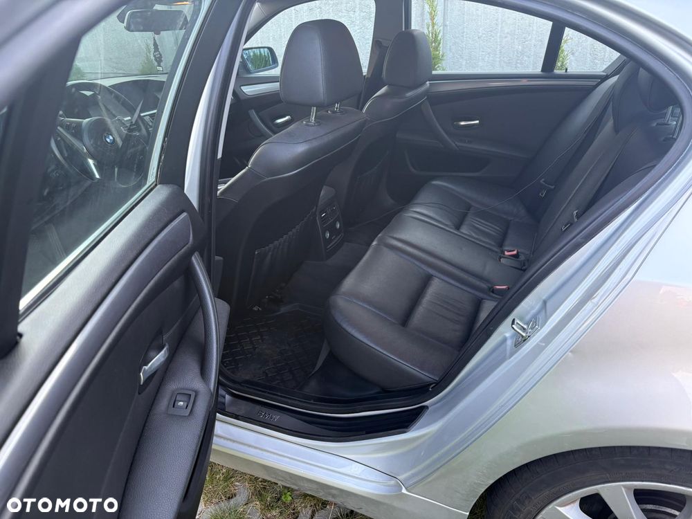 BMW Seria 5 523i Edition Exclusive - 7