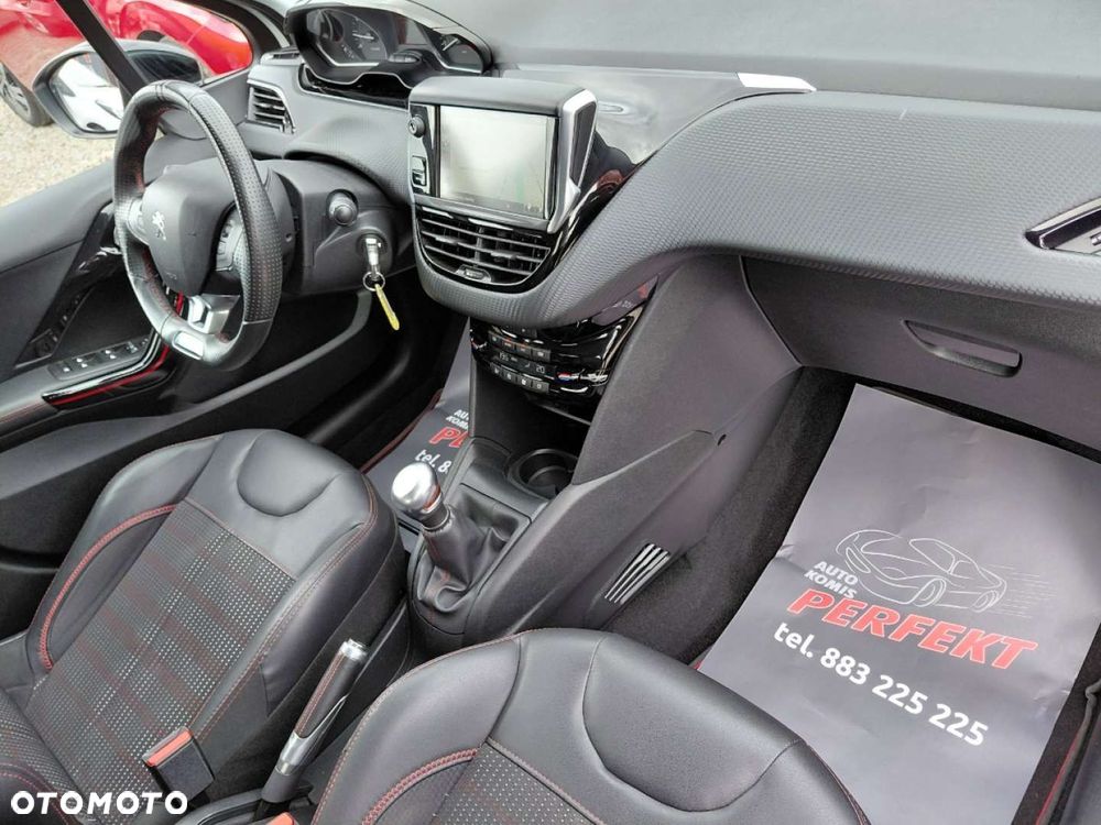 Peugeot 208 - 16