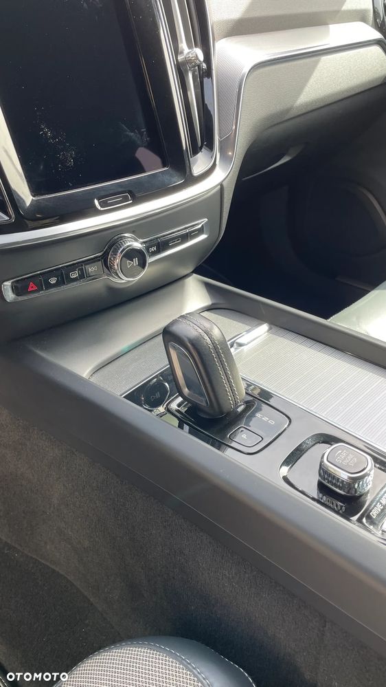 Volvo V60 B3 B R-Design - 16