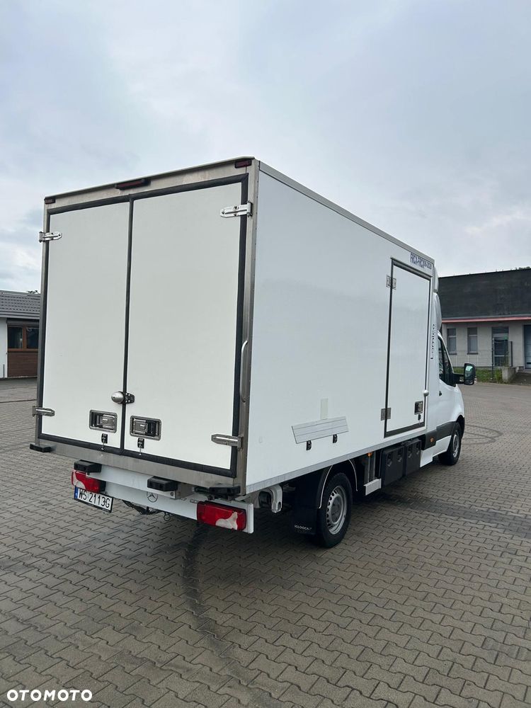 Mercedes-Benz Sprinter - 5