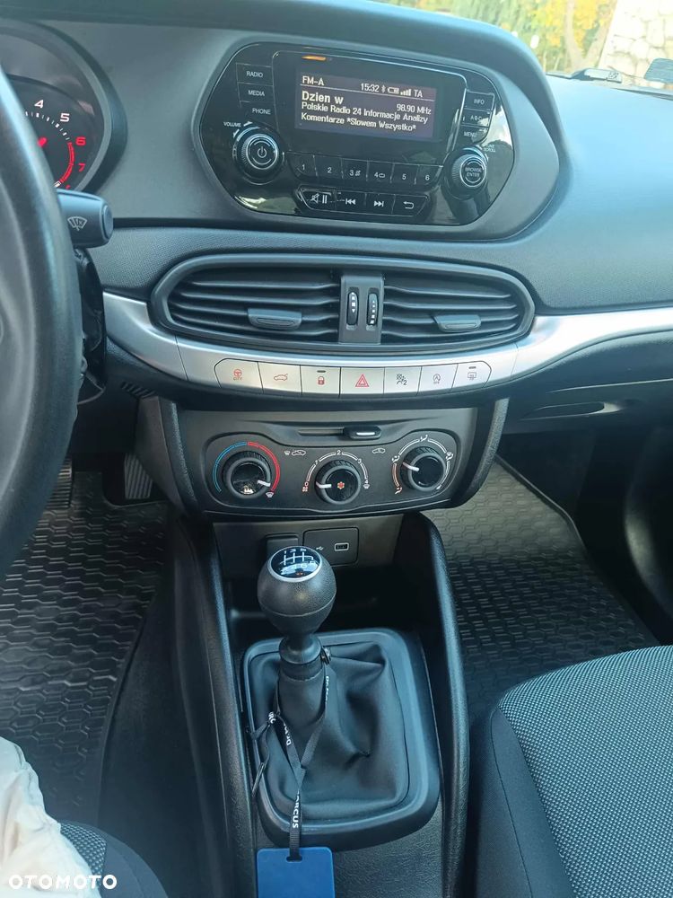 Fiat Tipo 1.4 16v Easy - 9