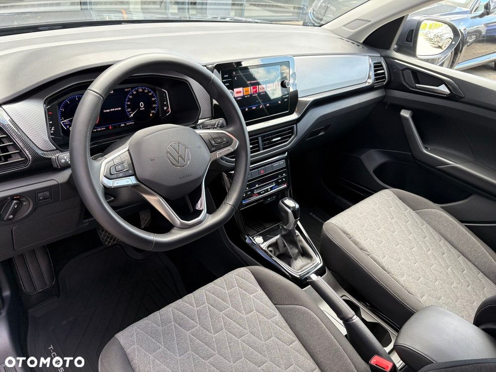 Volkswagen T-Cross - 13