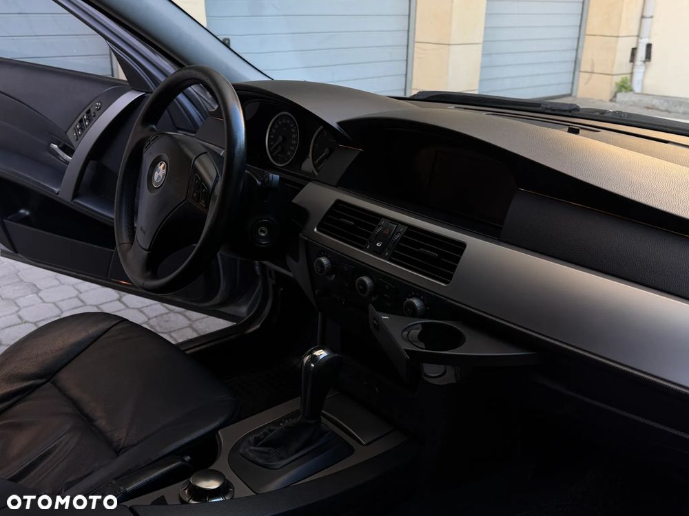 BMW Seria 5 525d - 10