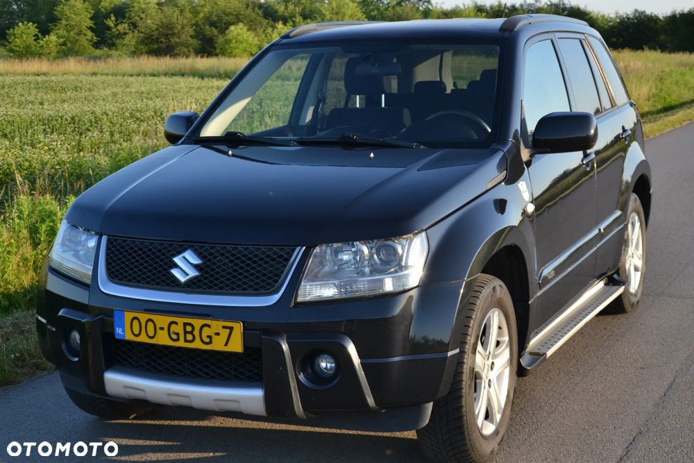 Suzuki Grand Vitara 2.0 De luxe - 17