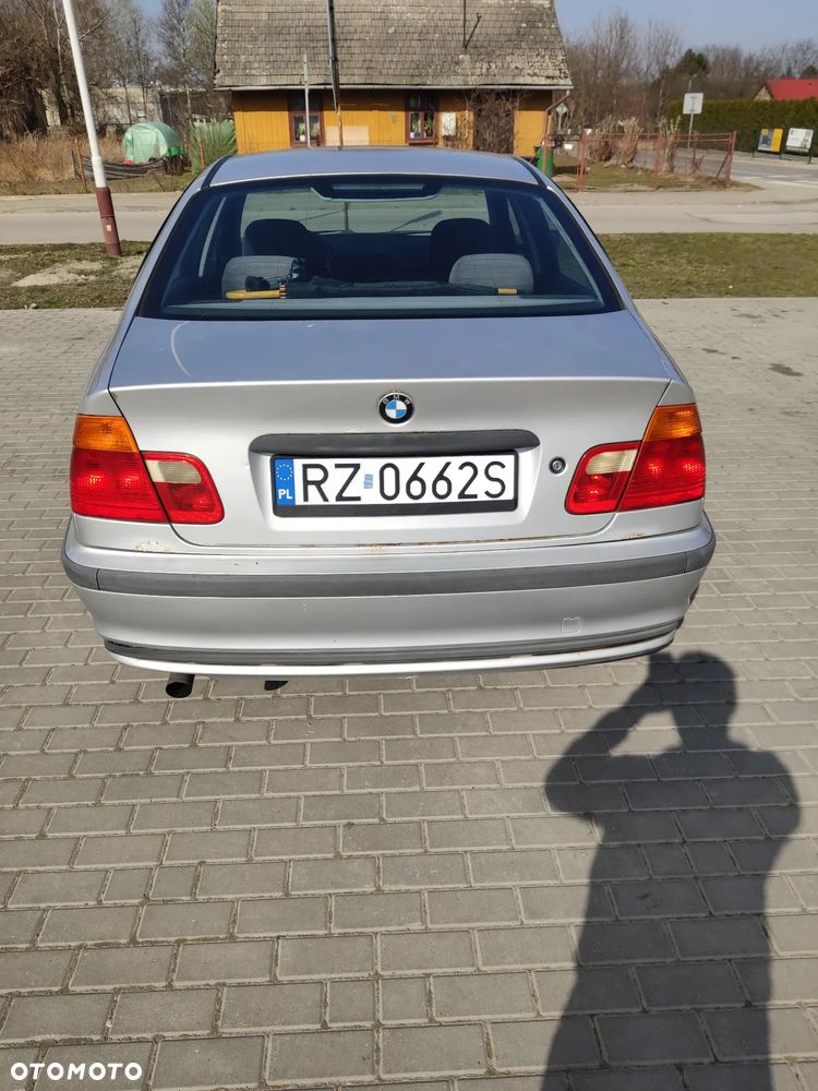 BMW Seria 3 318i - 2