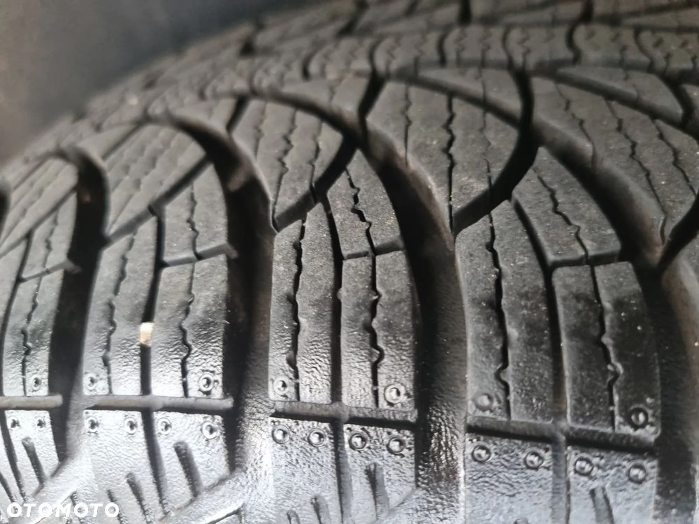 Volkswagen Touran 2.0 TDI DPF Highline - 10