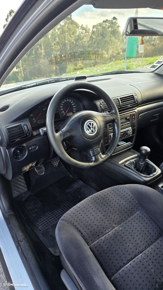 VW Passat 1.9 TDi Confortline - 5