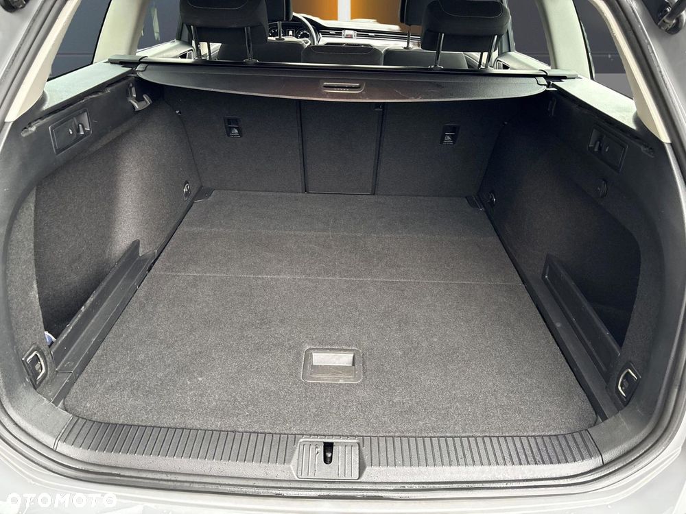 Volkswagen Passat - 17