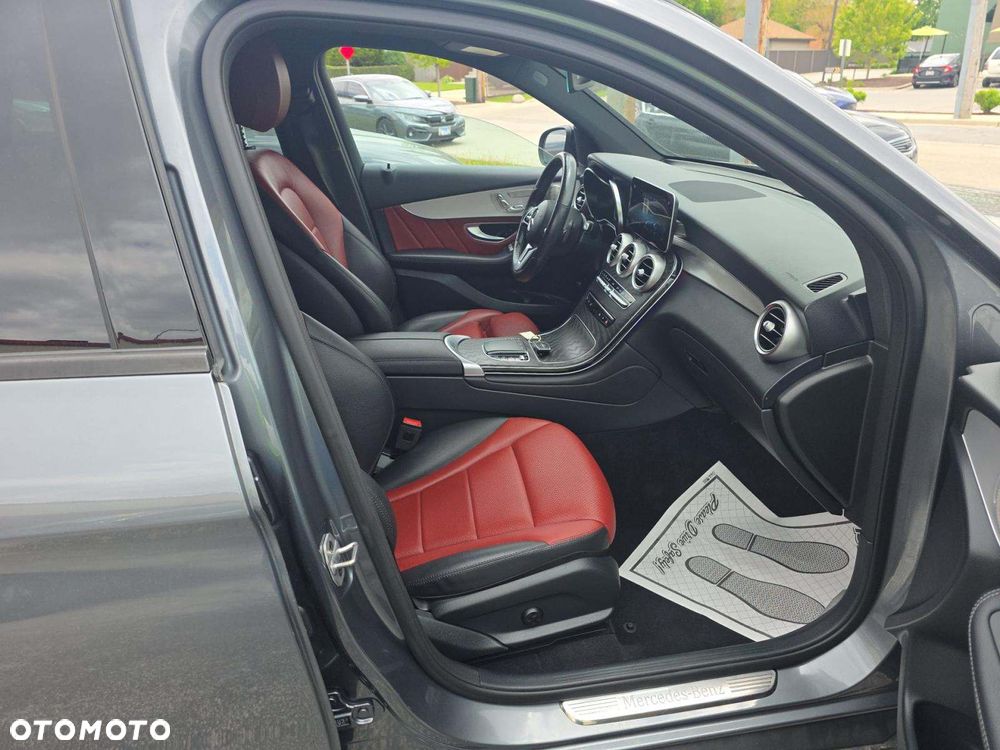 Mercedes-Benz GLC 300 4Matic 9G-TRONIC AMG Line - 8