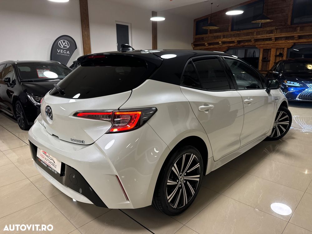 Toyota Corolla 1.8 Hybrid Team Deutschland - 3