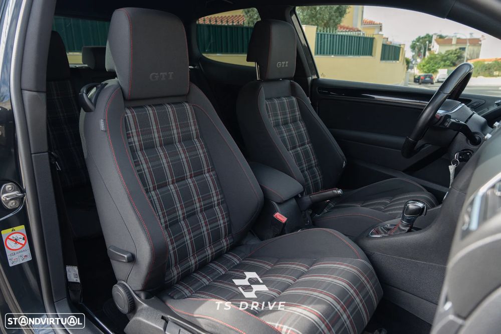 VW Golf 2.0 TSi GTI DSG - 8