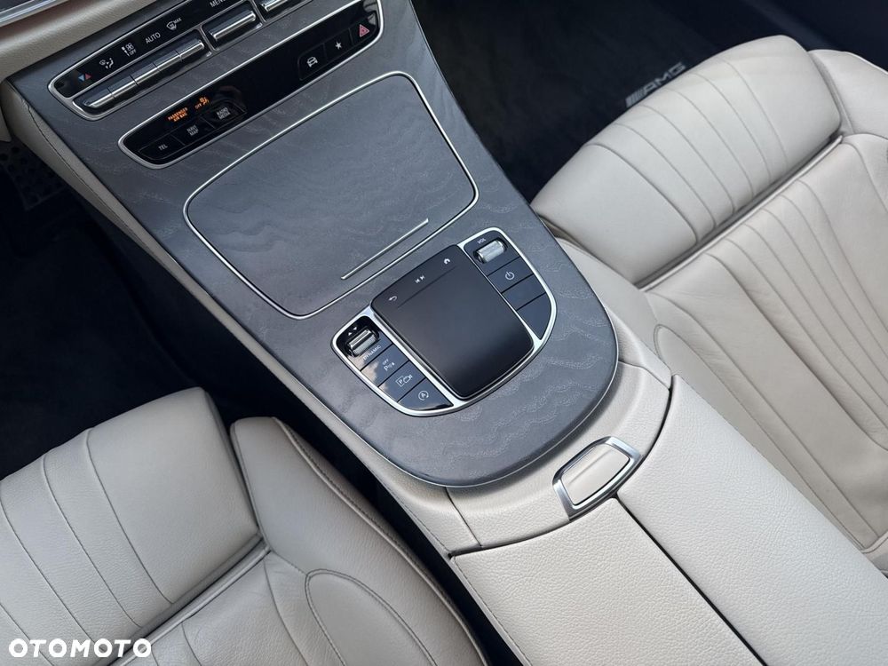 Mercedes-Benz CLS - 16