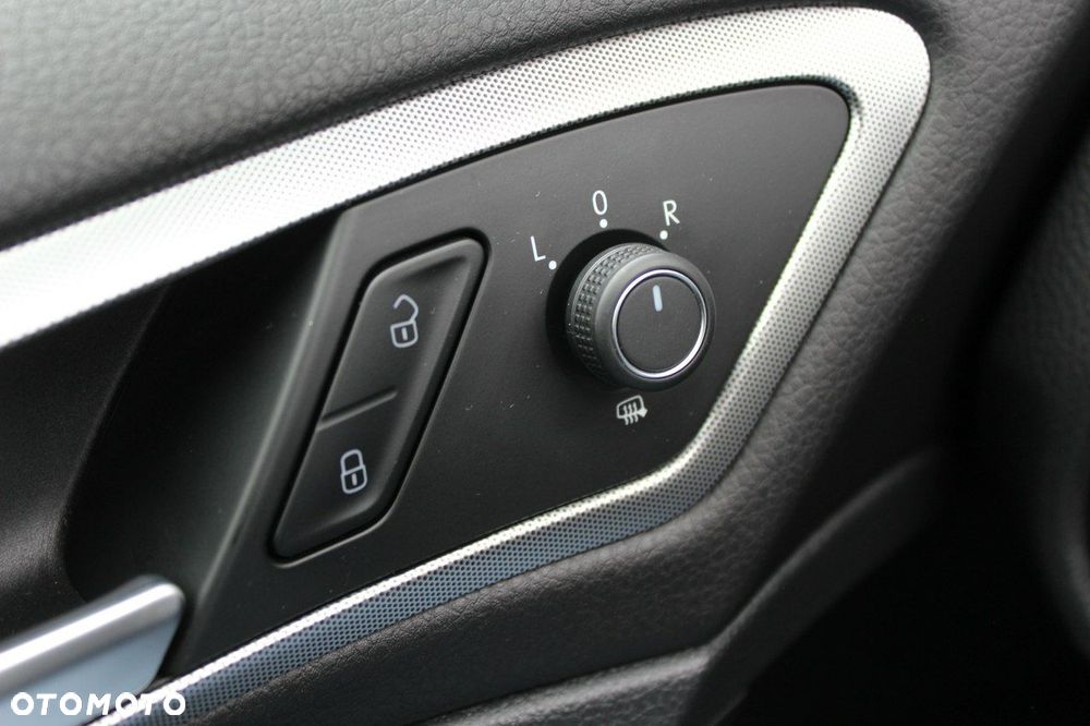 Volkswagen Golf - 23