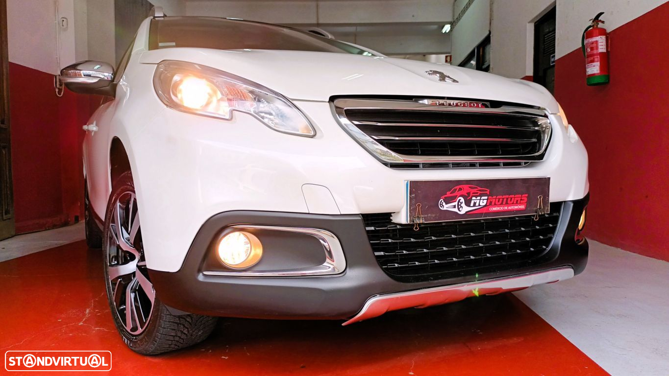Peugeot 2008 1.2 PureTech Allure - 4