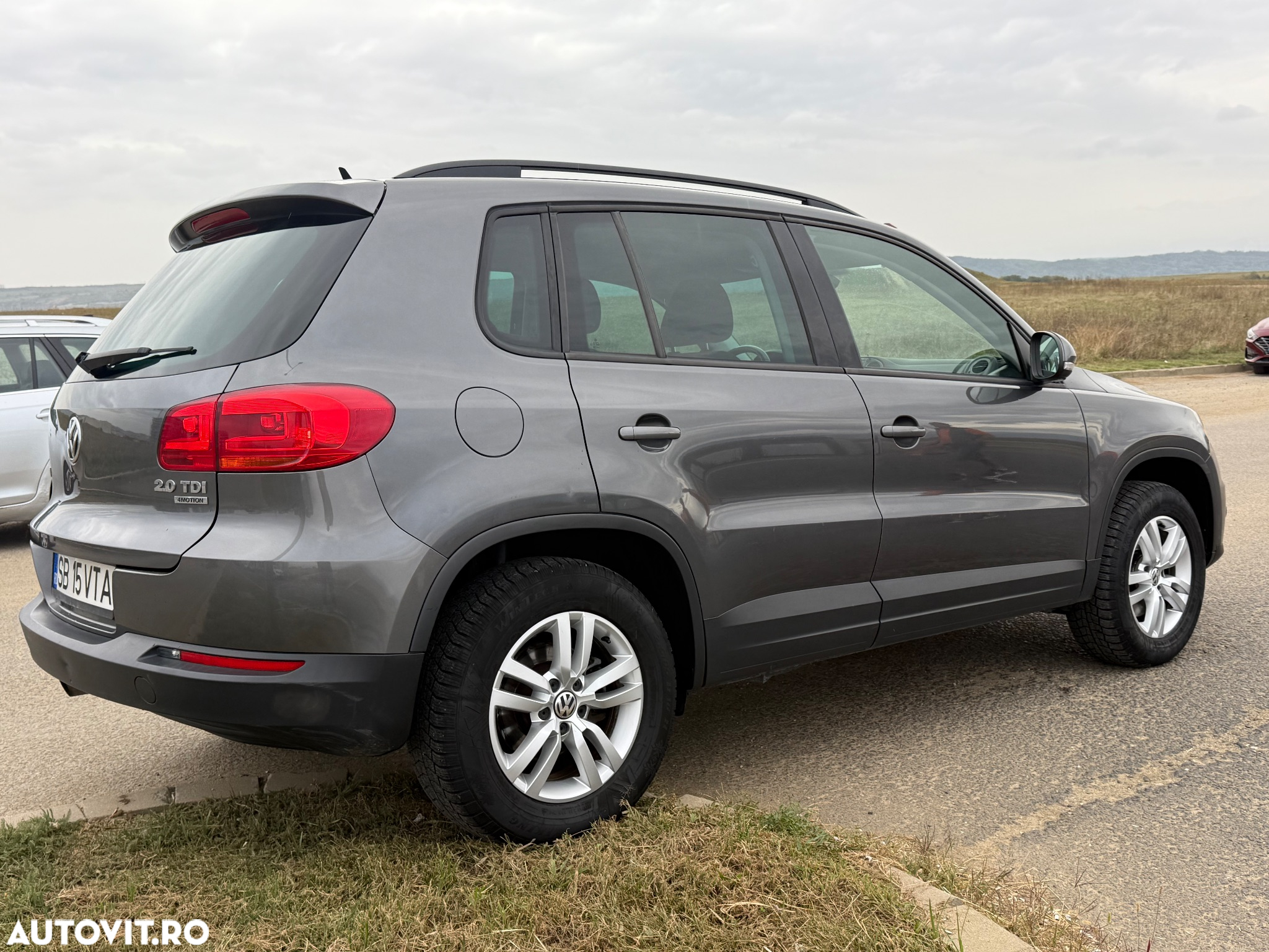 Volkswagen Tiguan 2.0 TDI 4Motion DSG Sport & Style - 4
