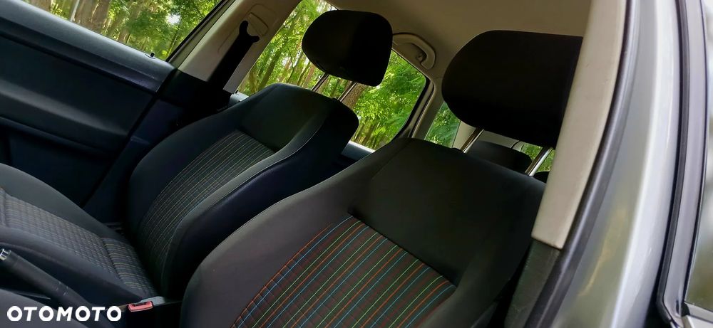 Volkswagen Polo 1.4 Tour - 24