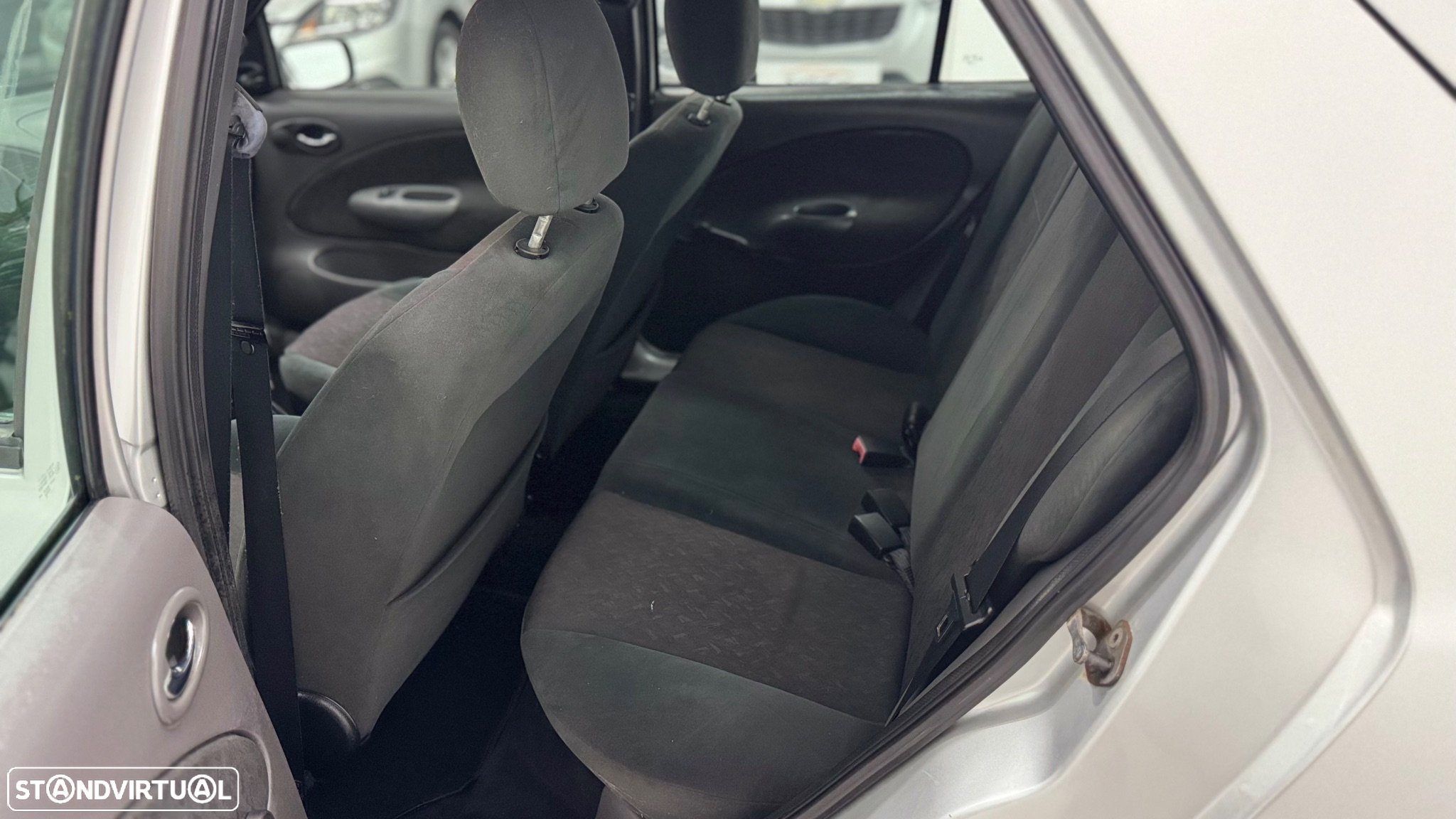 Ford Fiesta 1.25 Ghia - 28