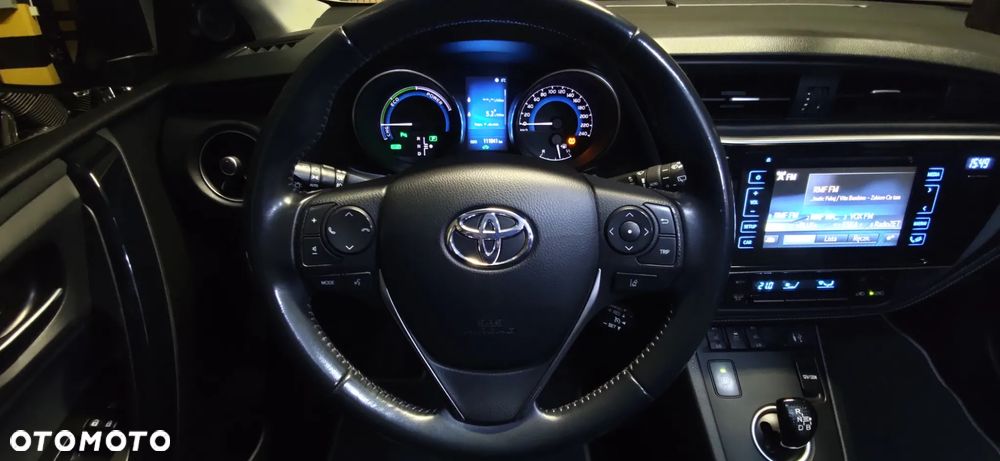 Toyota Auris Hybrid 135 Premium - 18