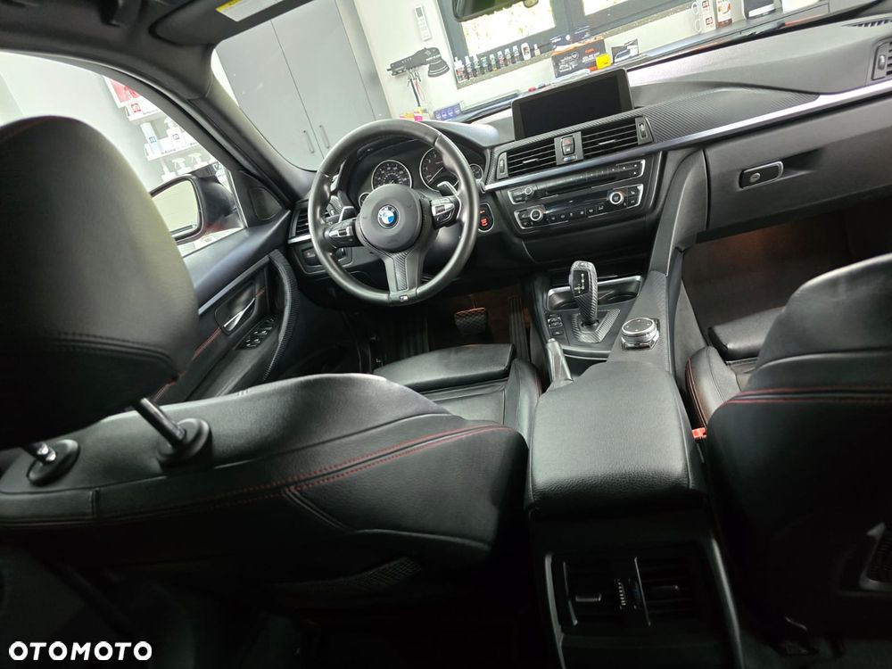 BMW Seria 3 328i Touring Sport Line - 13