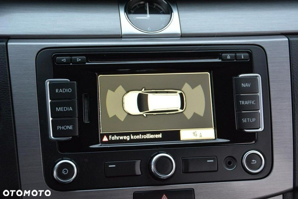 Volkswagen Passat - 33