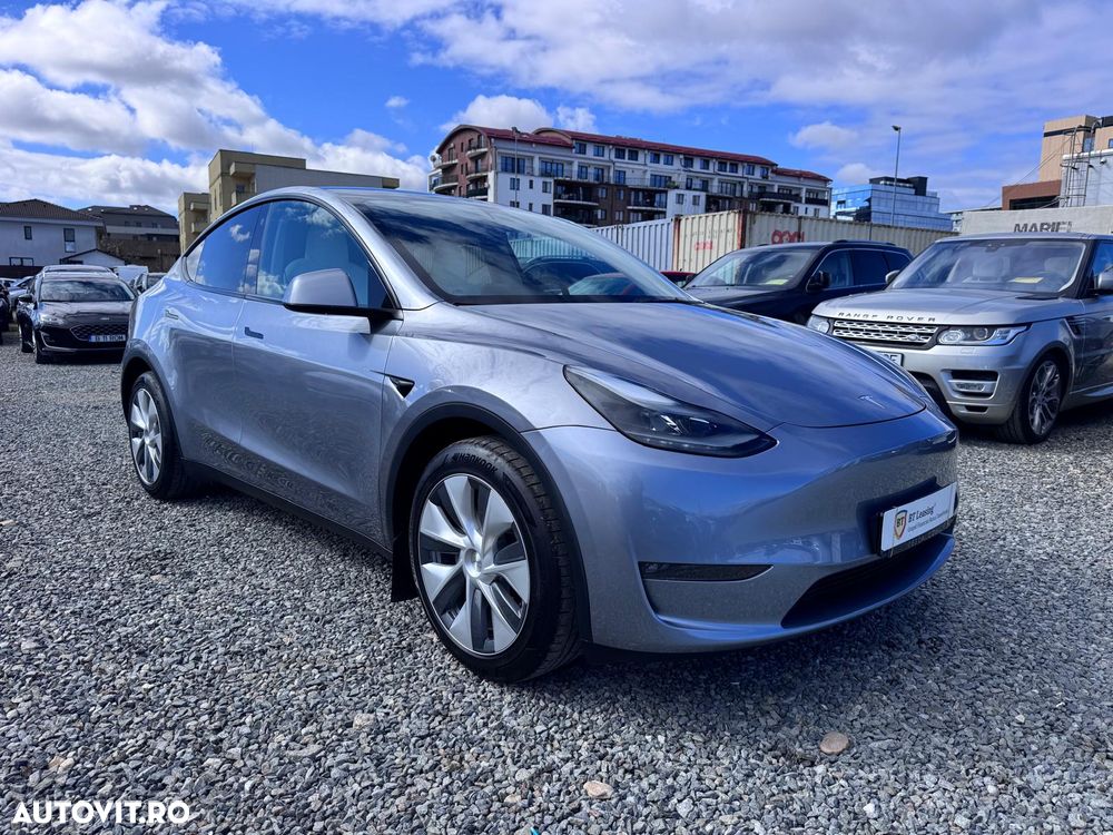 Tesla Model Y AWD Performance - 2