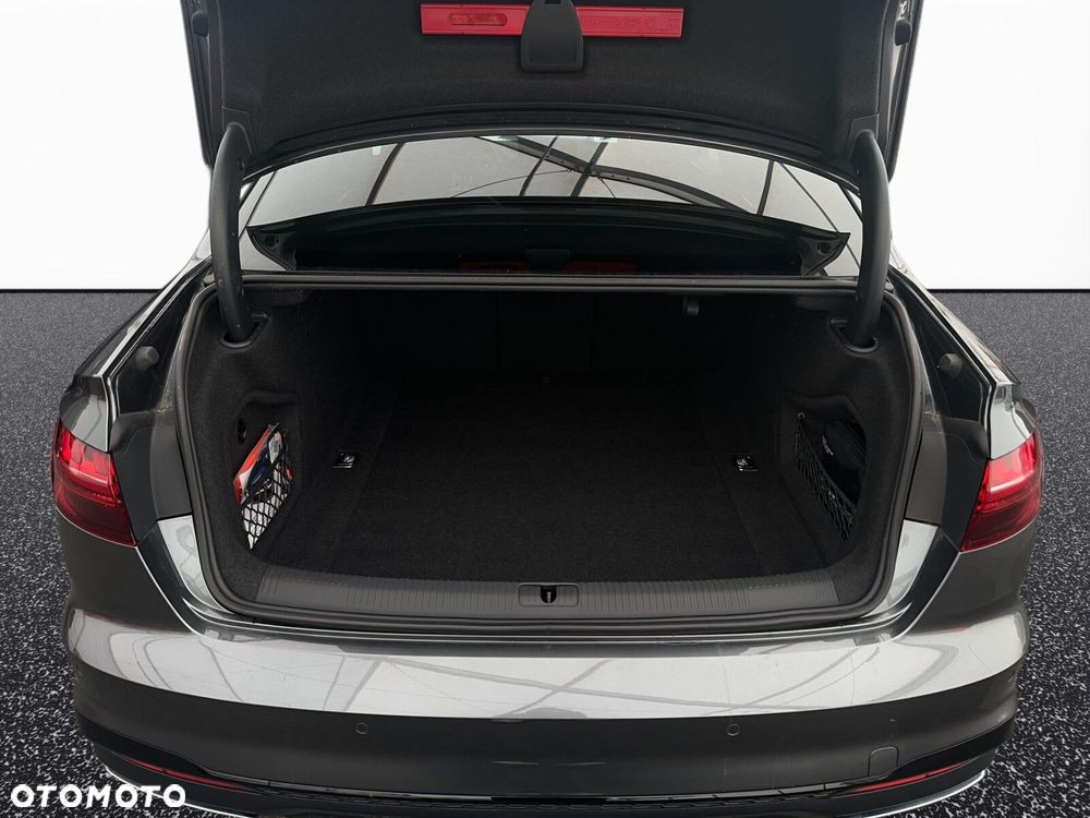 Audi A4 Limousine - 38