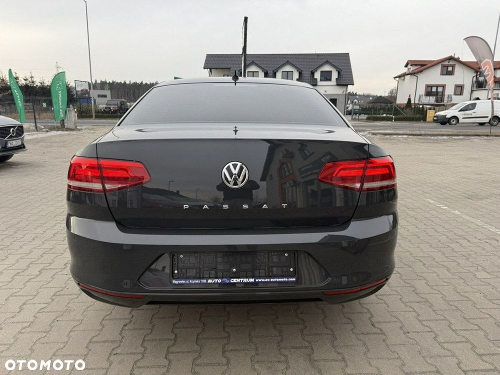 Volkswagen Passat 1.6 TDI SCR DSG Comfortline - 8