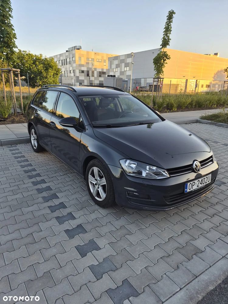 Volkswagen Golf - 1